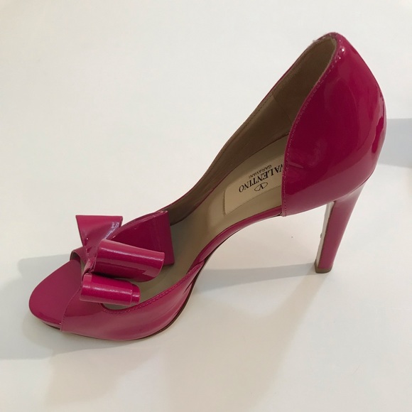 Valentino r D'Orsay Peep Toe Bow Heels. Size 6. - Picture 5 of 8
